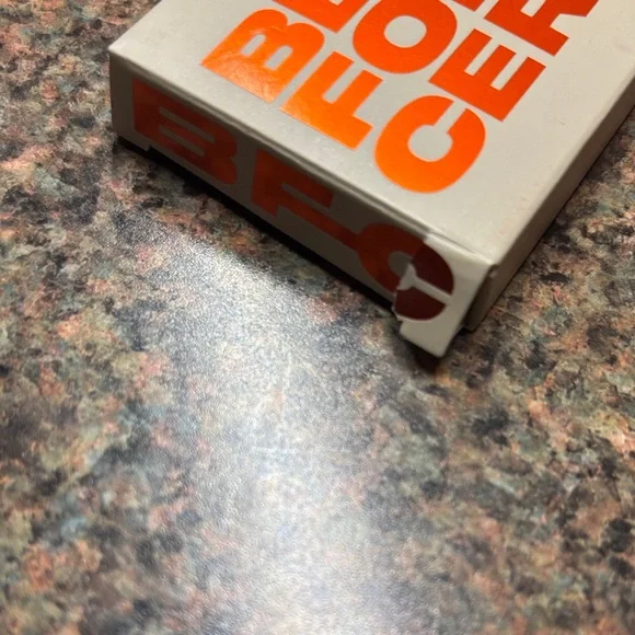 Playa to Palazzo Eyeshadow Palette - Picture 3 of 4